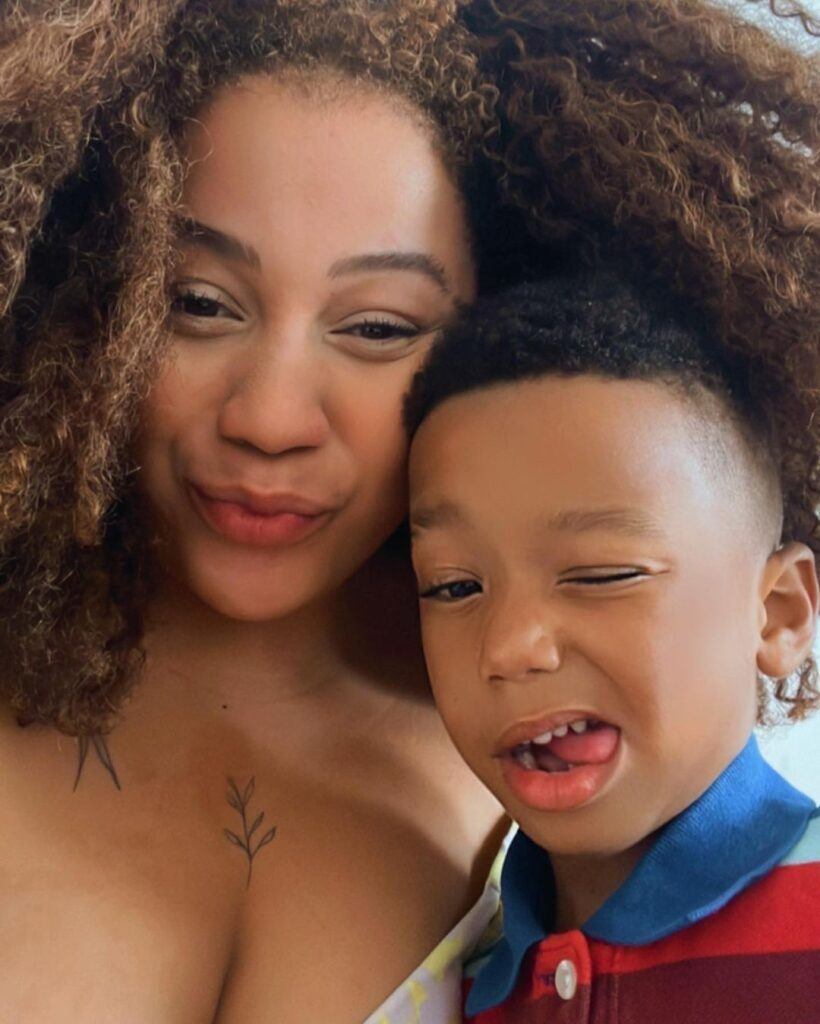 segue-o-fio-mãe-e-filho