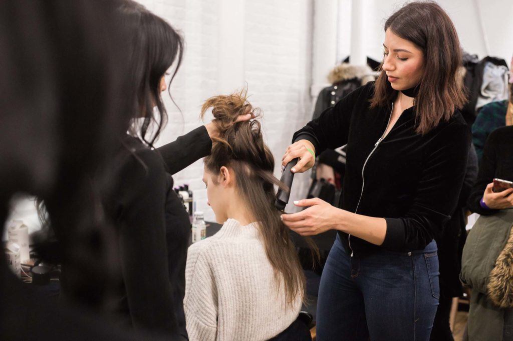 Moeno ondulando os fios para Creatures of Comfort NYFW 2017