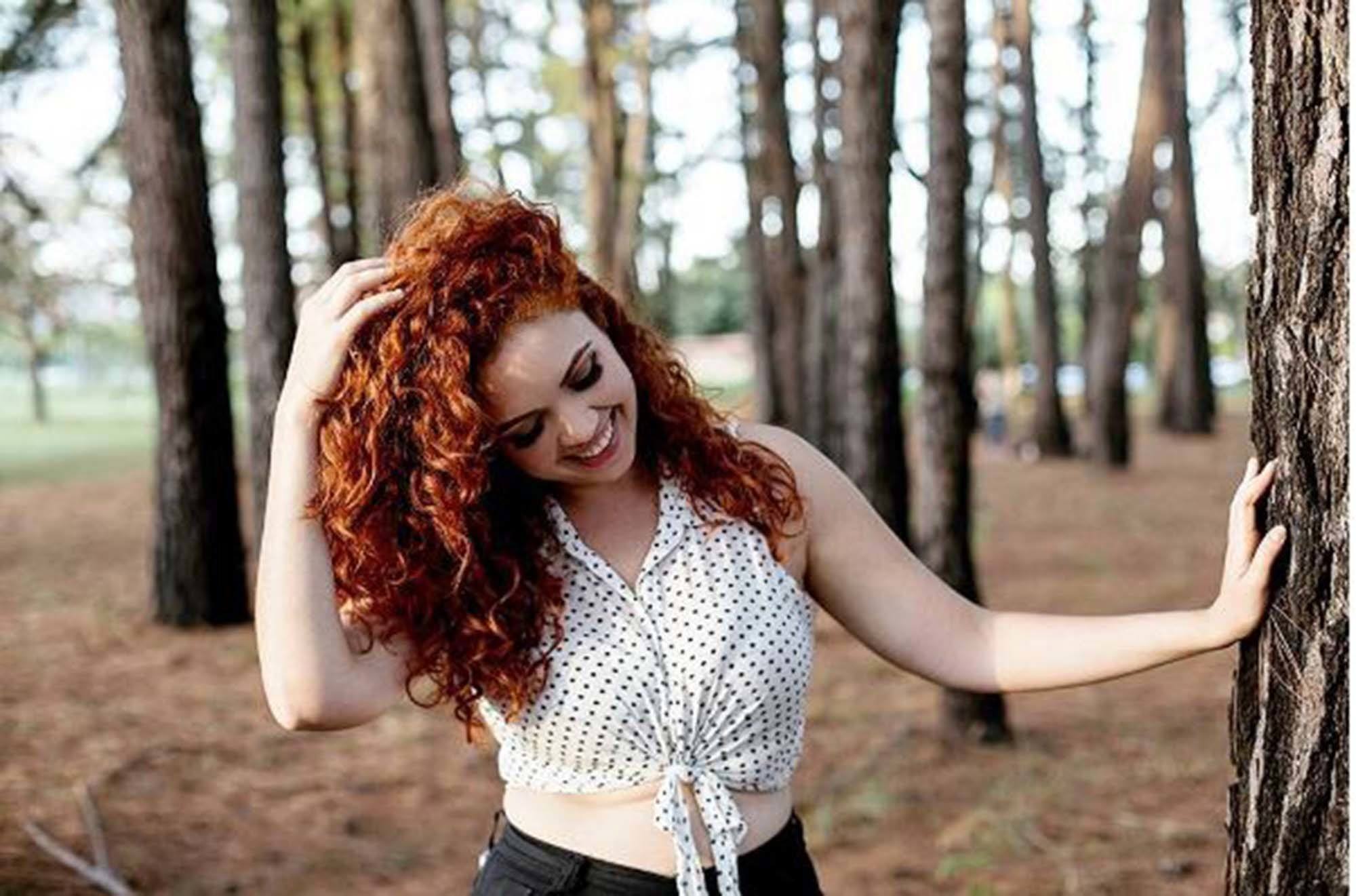 Gleici Duarte sobre cabelos ruivos: “enxergar-se uma nova mulher é libertador”