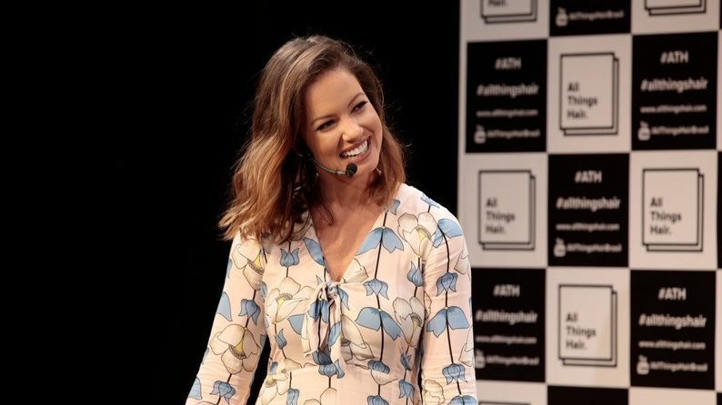 Juliana Goes conta sua rotina de cuidados com os cabelos