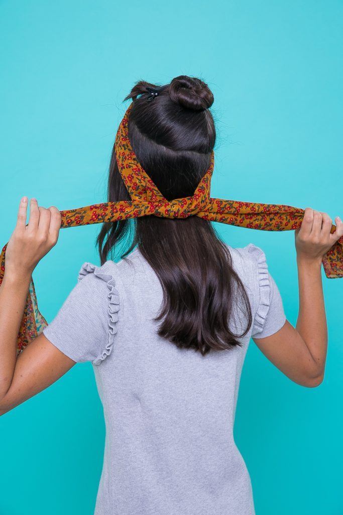 Como usar o lenço como faixa de cabelo