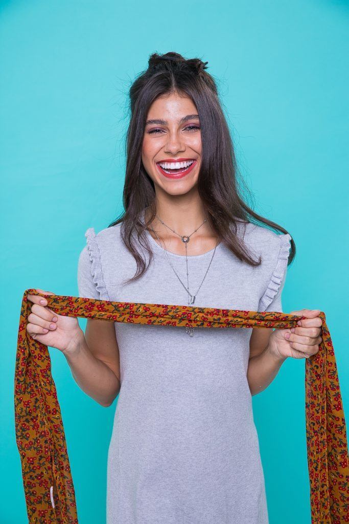 Cabelo liso médio com franja solta