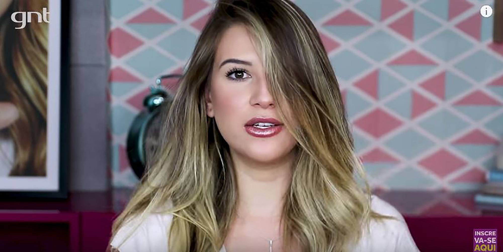 Niina Secrets com look com franja