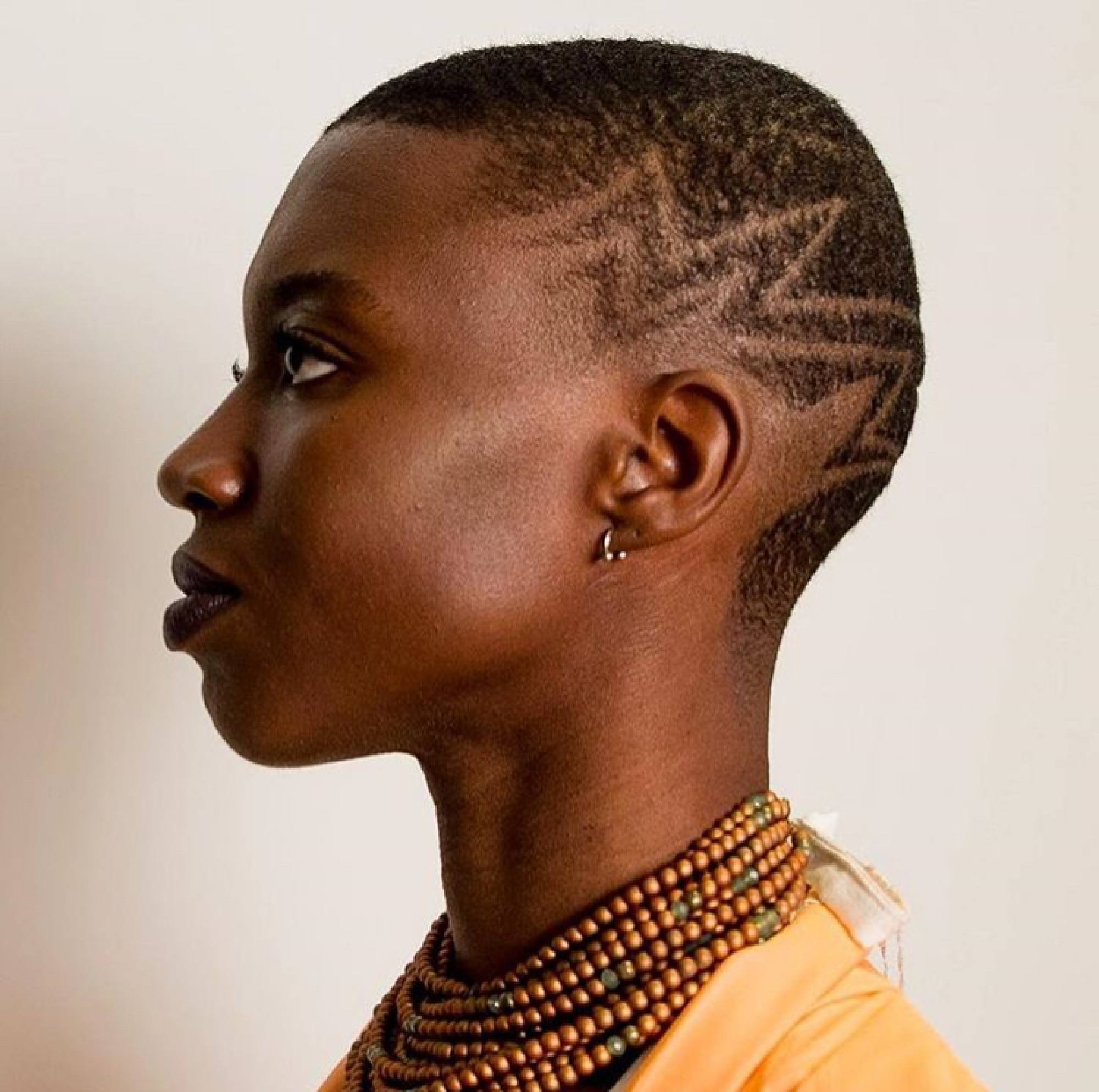 Cabeça careca da Loo Nascimento
