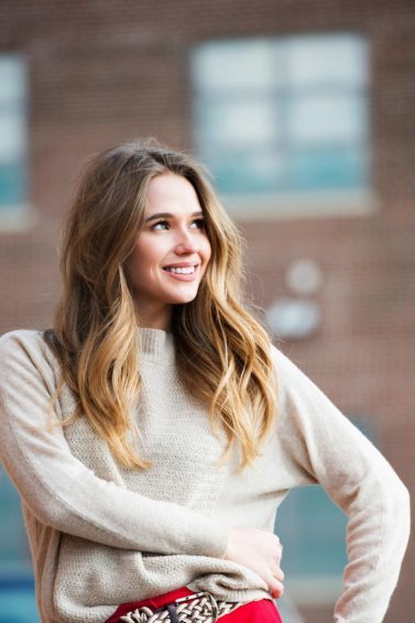 modelo com luzes com californianas