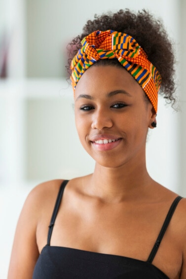 Penteado com lenço: como criar um novo look. Lenços no cabelo na praia