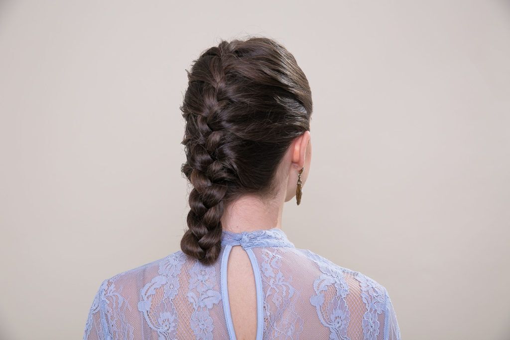 Cabelo liso comprido trançado
