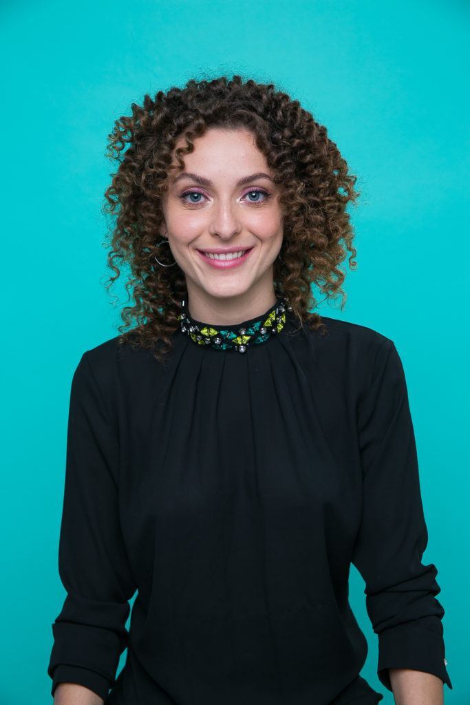 penteado preso para cabelo cacheado