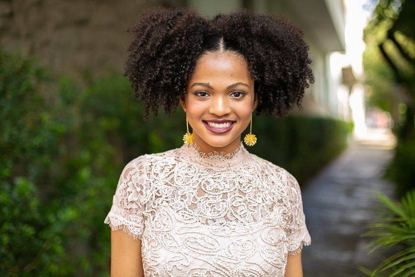 Inspire-se com essas 7 ideias de penteados afros para festas