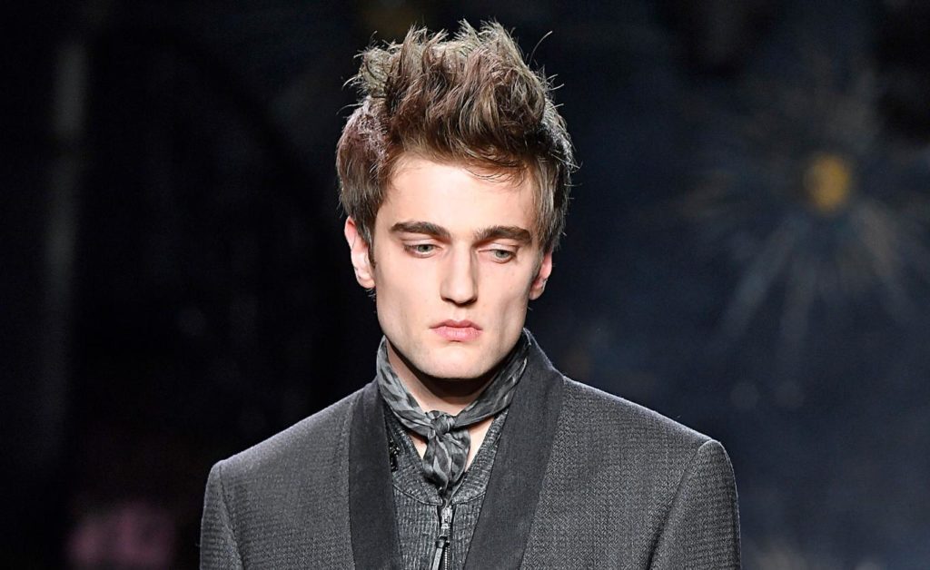 modelo quantidade de produto em cabelo masculino 02