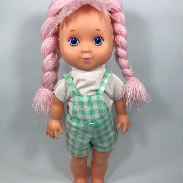 Boneca Trancinha da Eliana com cabelo rosa de lã