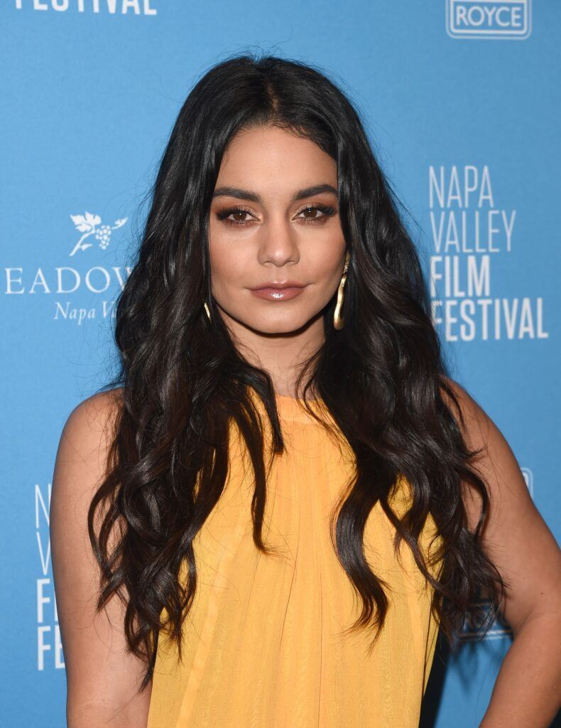 Vanessa Hudgens com cabelo repicado