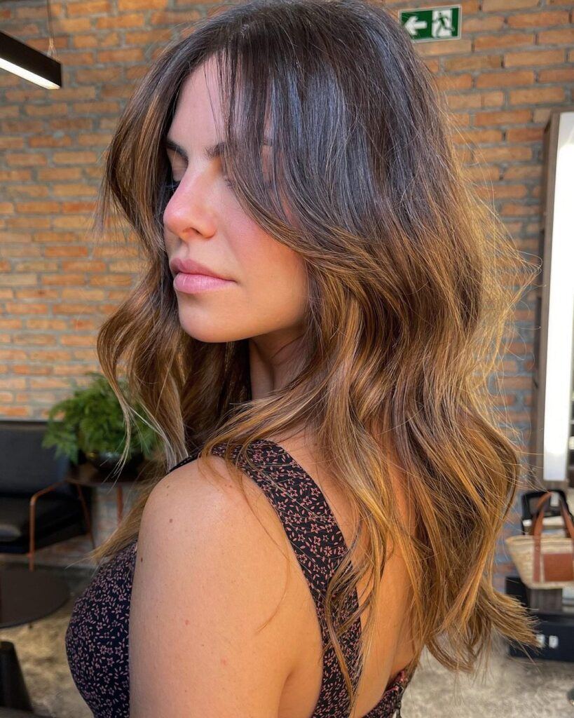corte-para-quem-tem-pouco-cabelo-franja-longa