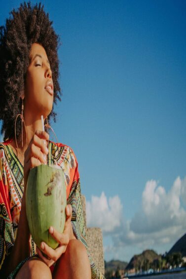 água de coco nos cabelos para hidratação