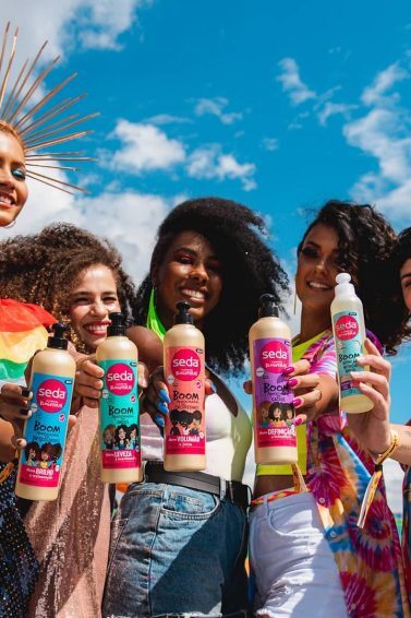 Time de influenciadoras no Carnaval de Seda