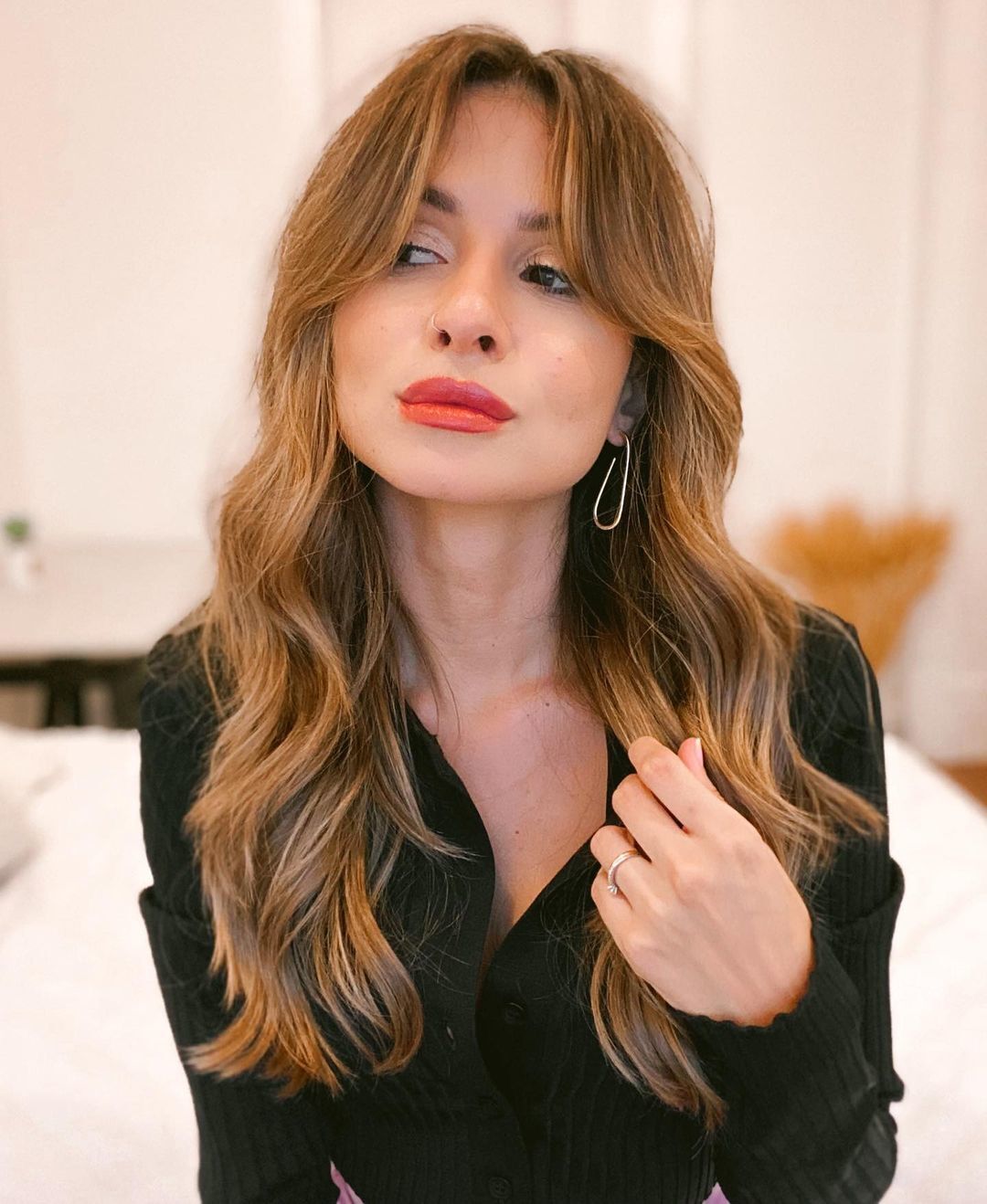 Cabelo iluminado longo ondulado caramelo
