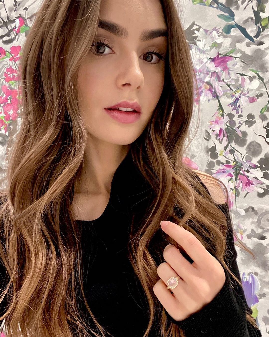 cabelo da lily collins longo
