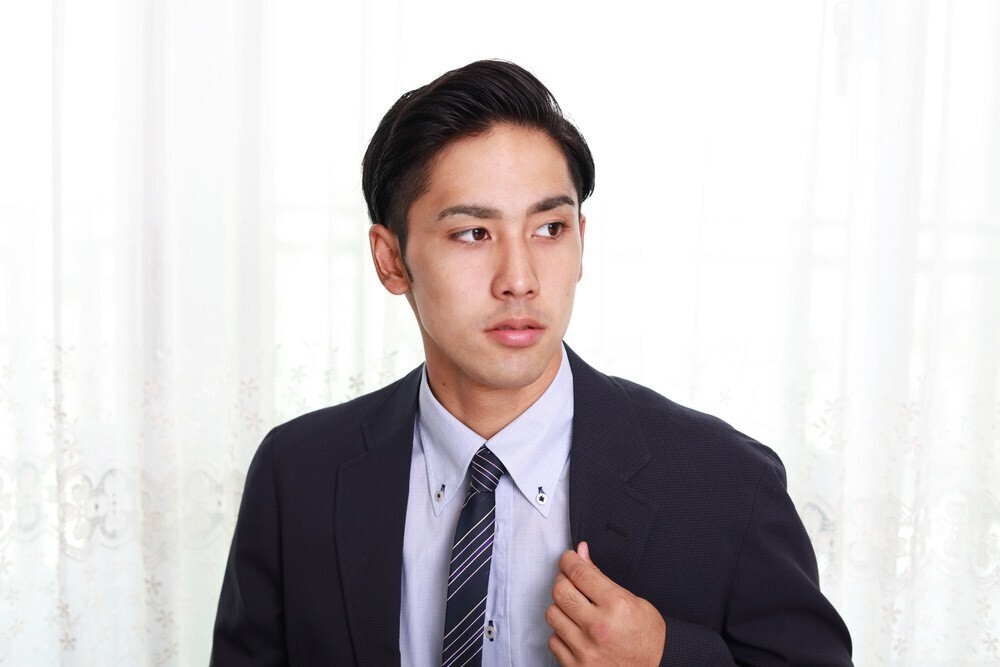 【入学式】大学生・高校生男子の服装｜スーツや小物の選び方、身だしなみを解説