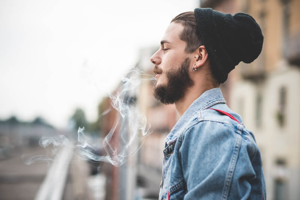 汗やタバコは気になるかも？男性が意識すべき匂いと対策法