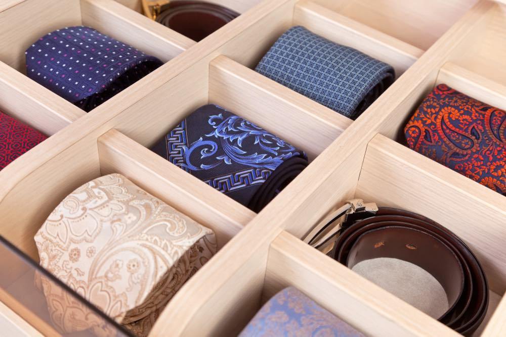 卒業式のコーデ術。メンズスーツの選び方やおしゃれに決めるコツ