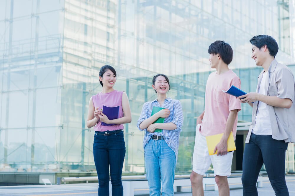 フレグランスアドバイザー監修｜高校生/大学生向けメンズ香水の選び方。付け方やおすすめのフレグランスも