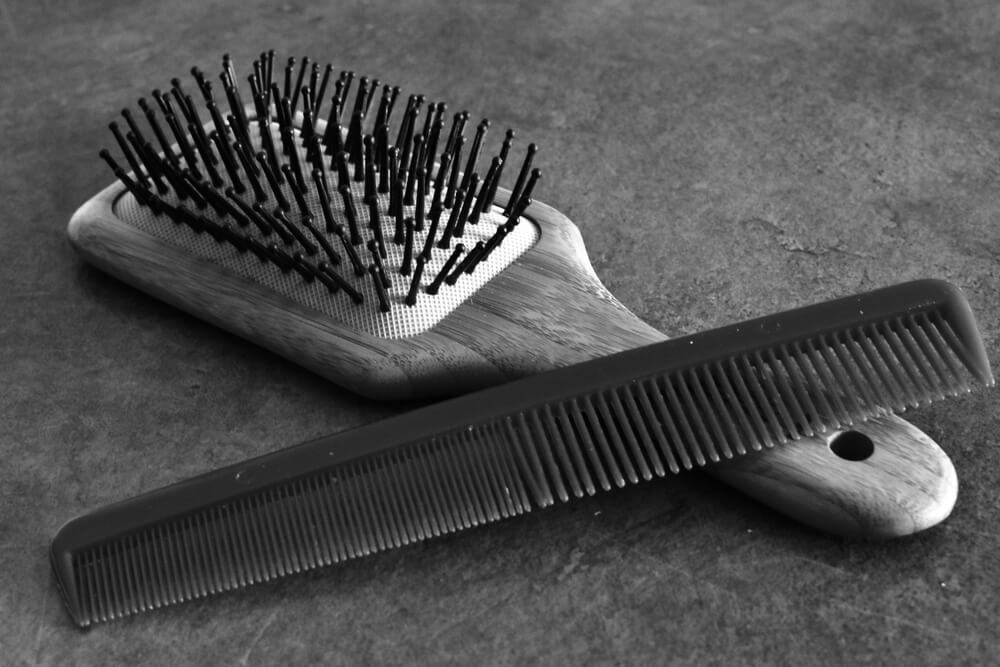 【2021】人気のアップバングスタイル！男らしさを上げるスタイリングのコツ