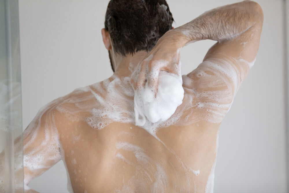 医師監修｜ボディソープでニオイ・加齢臭対策をしよう！選び方やおすすめアイテムを紹介