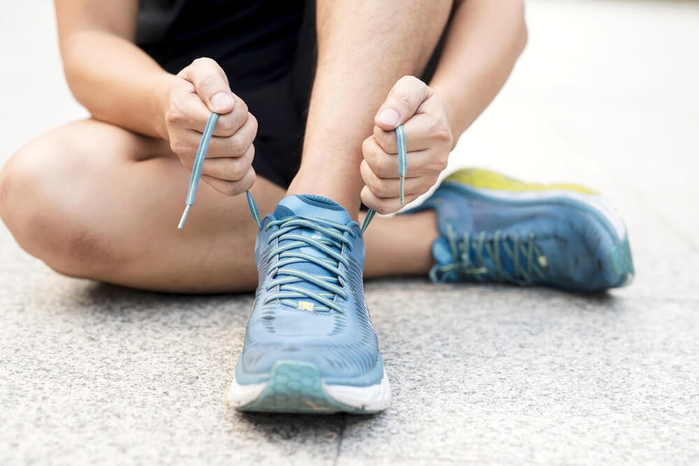 メンズ靴ひもの結び方8選！おしゃれな足元をつくるアレンジをマスターしよう