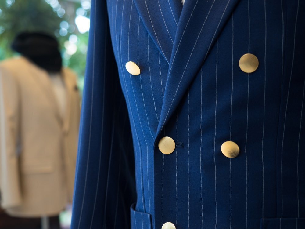 卒業式のコーデ術。メンズスーツの選び方やおしゃれに決めるコツ