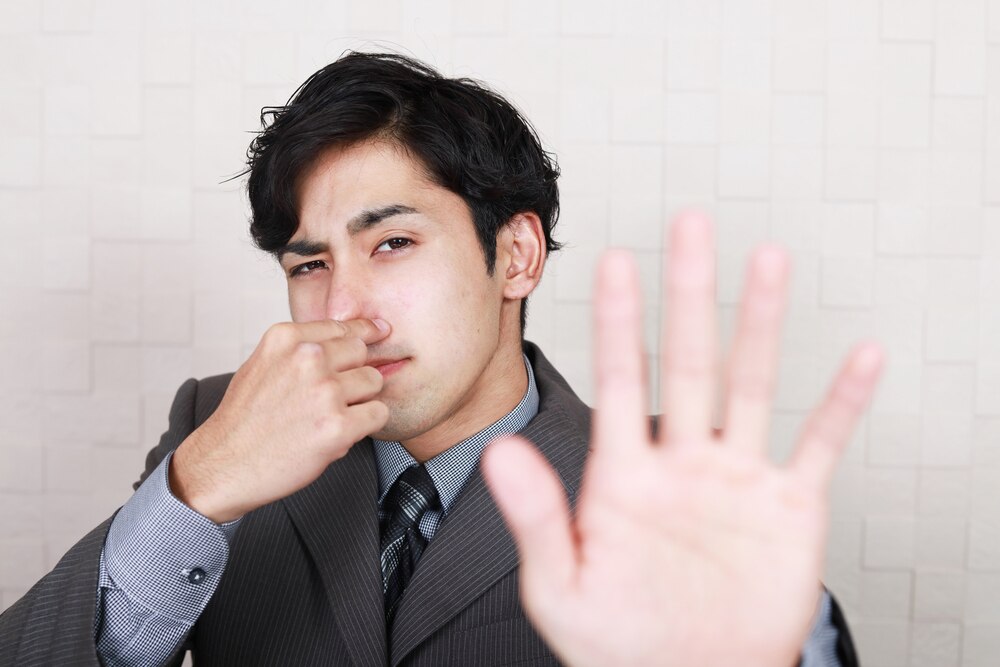 臭い人の特徴4選。原因を知り適切なニオイ対策をしよう