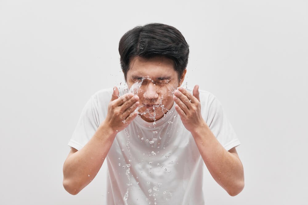 男も肌荒れ対策を！顔や身体の肌荒れ原因やおすすめのアイテムも紹介