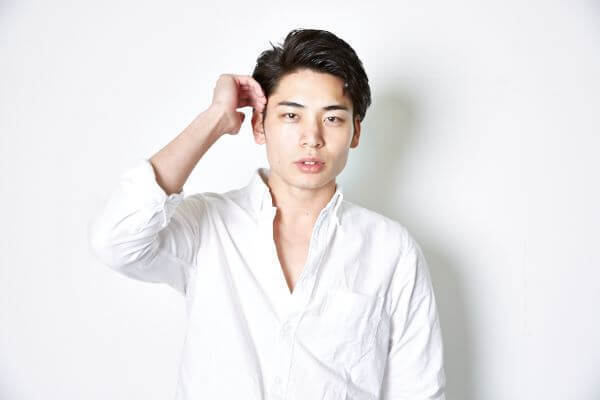 スーツやフォーマルに！ヘアジェルを使ったワンランク上のスタイリング