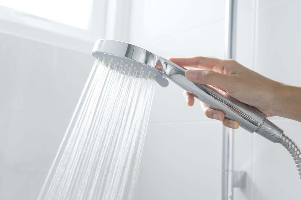 肌ケアや節水ができるシャワーヘッドが人気！選び方や一緒に使えるアイテムを紹介