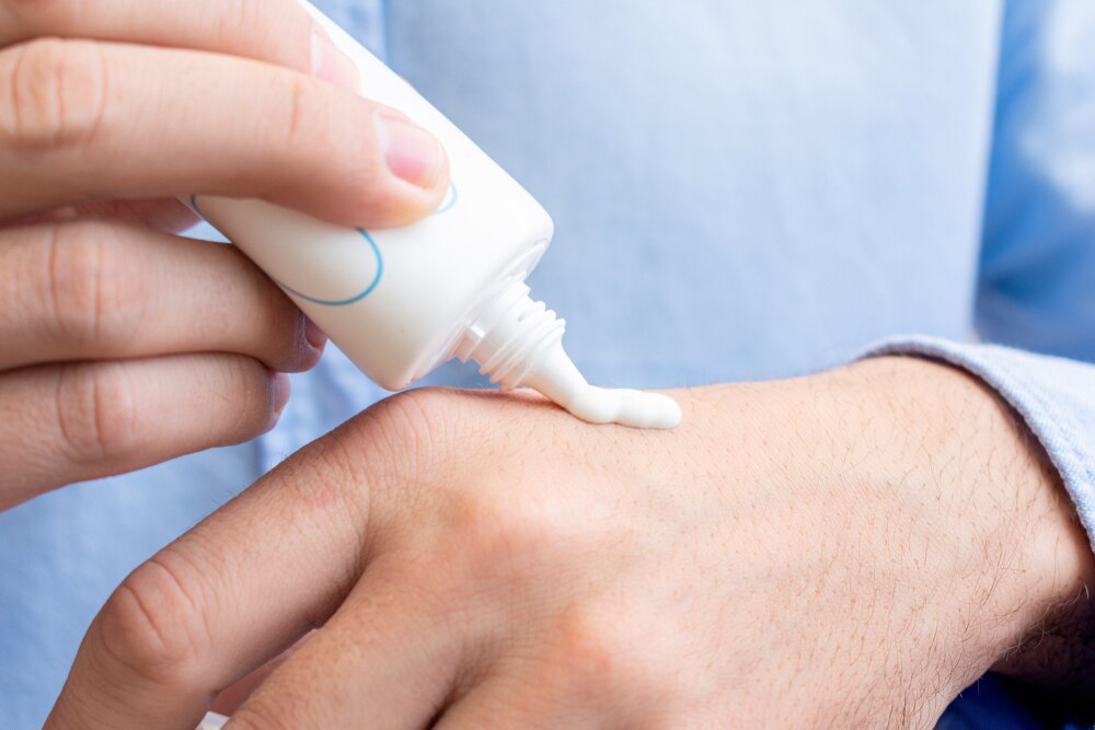 メンズ向けハンドクリームの選び方！ポイントは香りの強弱