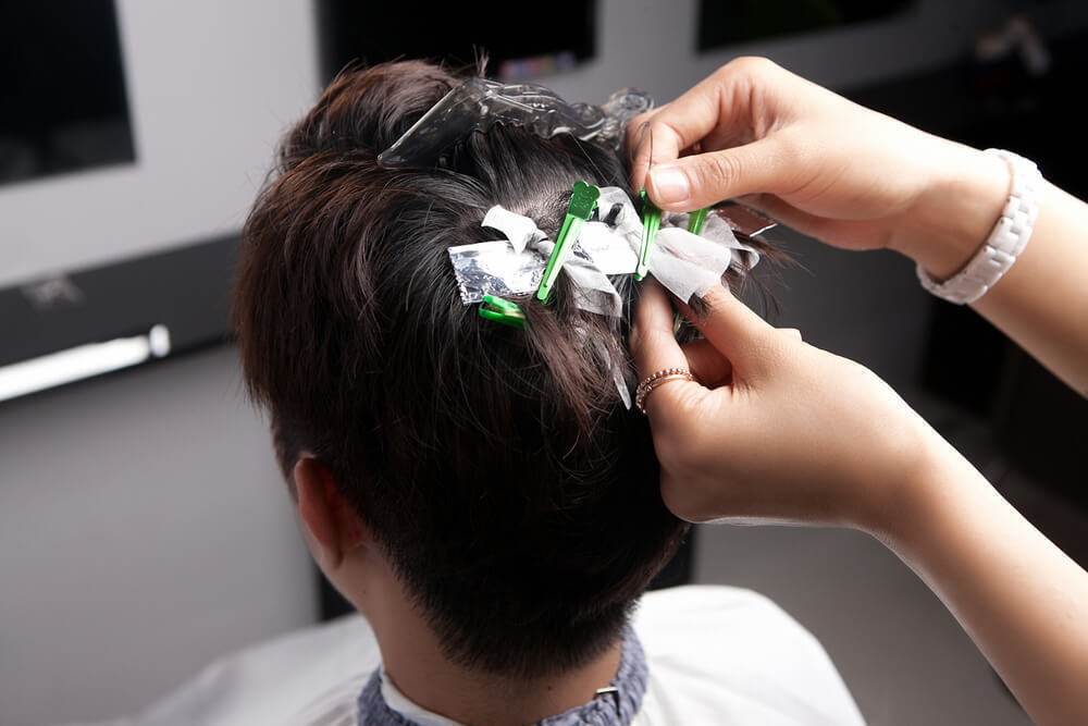 もう前髪で隠さない！パーマでお洒落に薄毛カバー