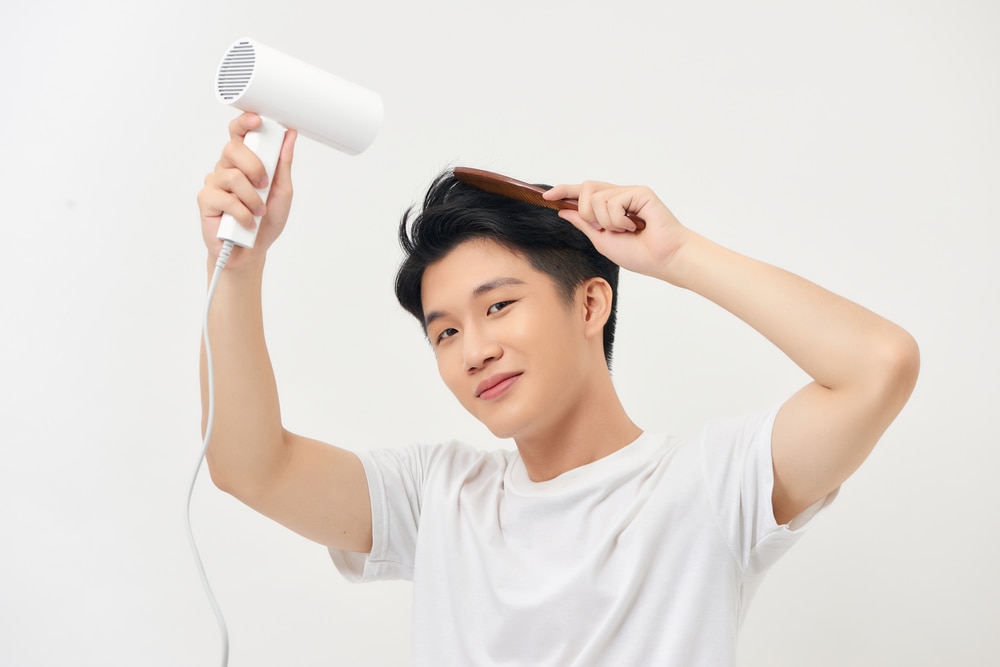 ヘアードライヤー選びのおすすめポイント！あわせて使えるアイテムも紹介