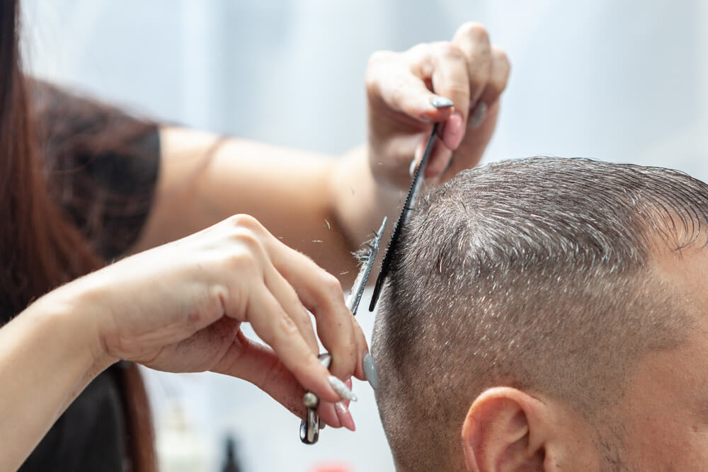 薄毛でも女性に人気に！おしゃれでモテる注目ヘアスタイル