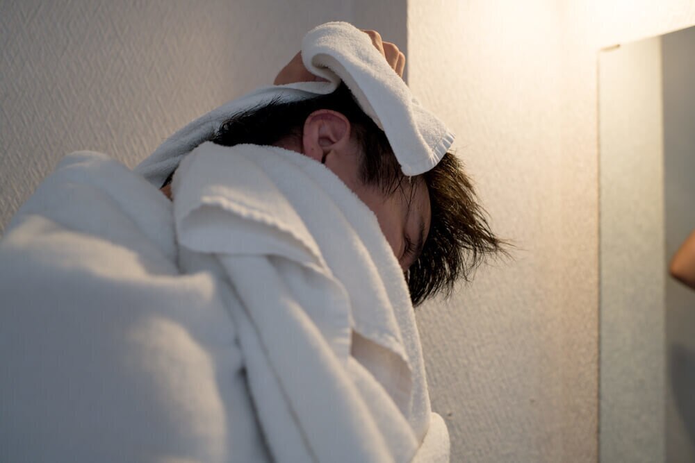 【ヘアメイク監修】メンズ向け！ヘアスタイルを作るドライヤーの使い方