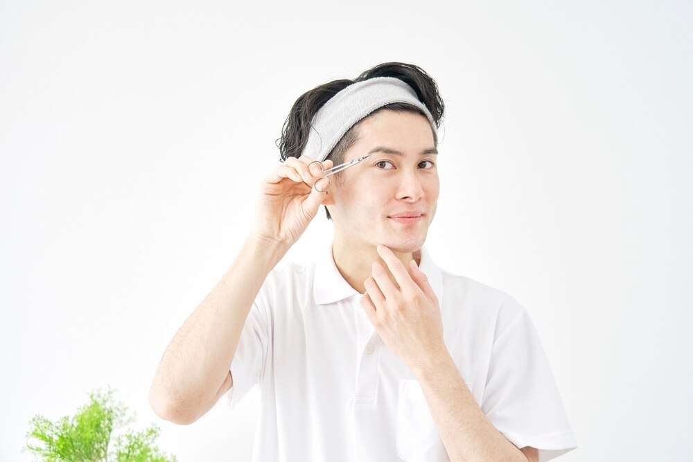 眉毛の整え方を覚えて清潔感のある男性に！初心者でもできるお手入れ方法を紹介