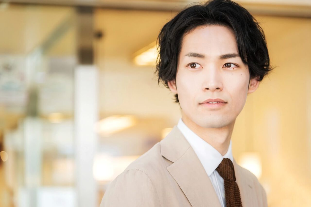 眉毛の整え方を覚えて清潔感のある男性に！初心者でもできるお手入れ方法を紹介