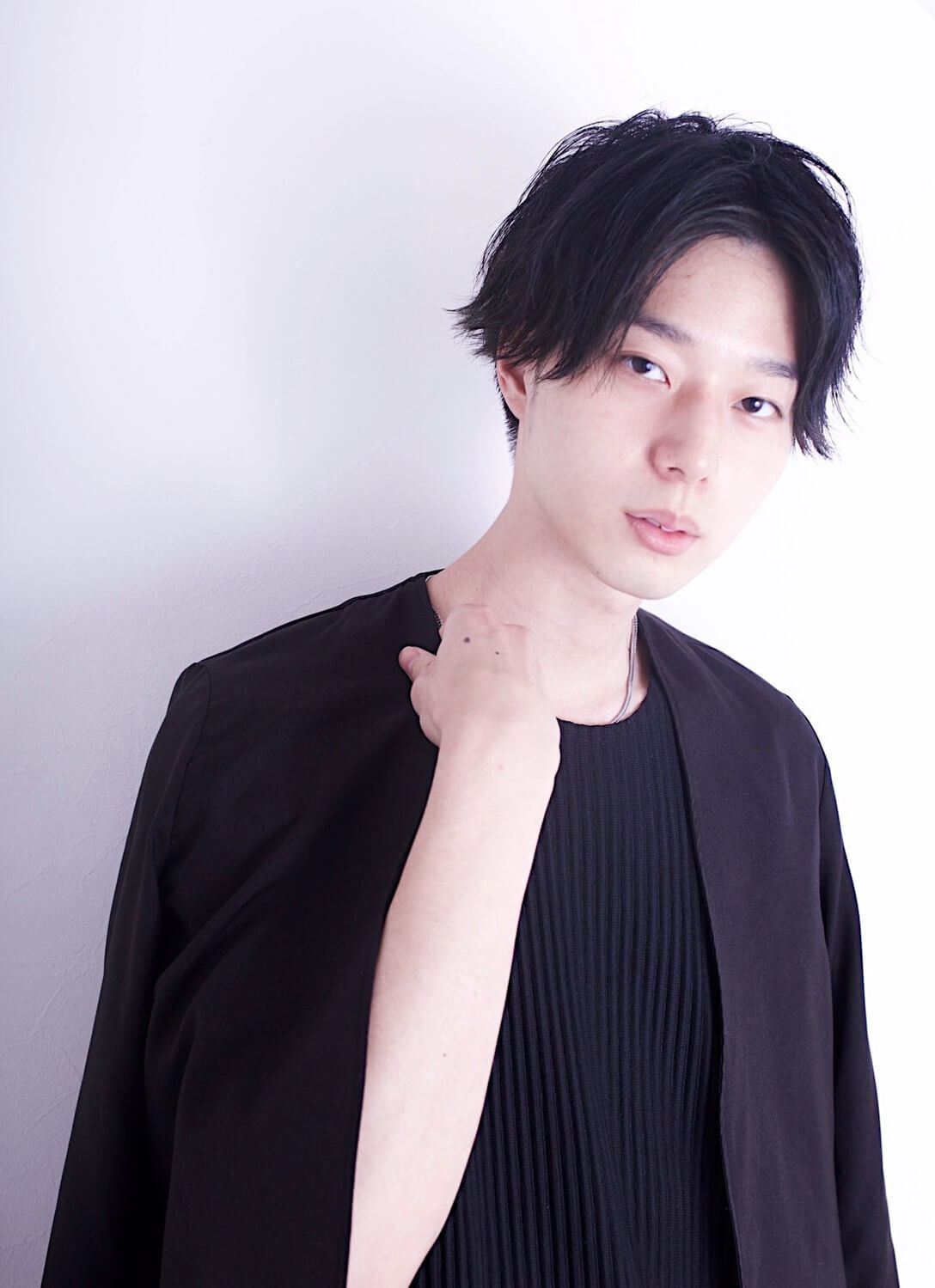 【ヘアメイク監修】2023冬もおしゃれ男子はメンズパーマ！人気の種類やセット方法を解説