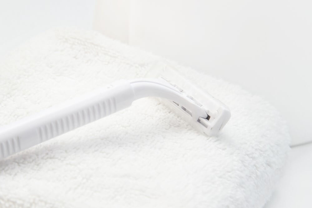 【医師監修】みんなアンダーヘアー処理してる？整えるメリットと方法も紹介-メンズ編-