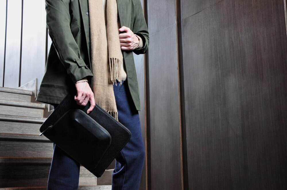 寒いのに汗のニオイが気になる…夏とは異なる冬の汗やニオイの原因と対策