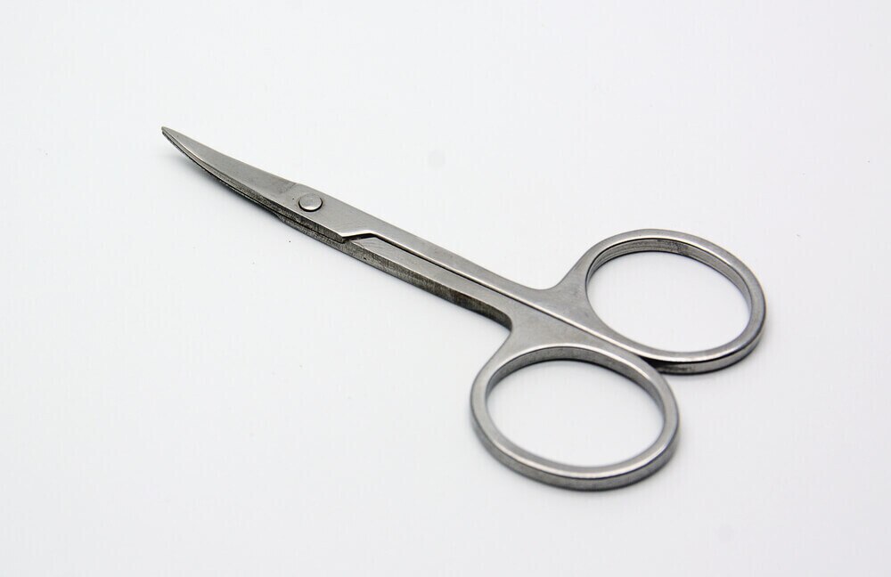 眉毛の整え方を覚えて清潔感のある男性に！初心者でもできるお手入れ方法を紹介