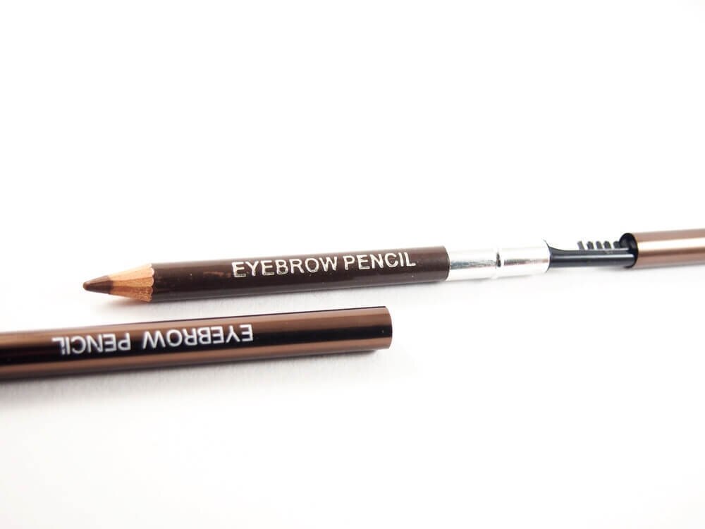 眉毛の整え方を覚えて清潔感のある男性に！初心者でもできるお手入れ方法を紹介