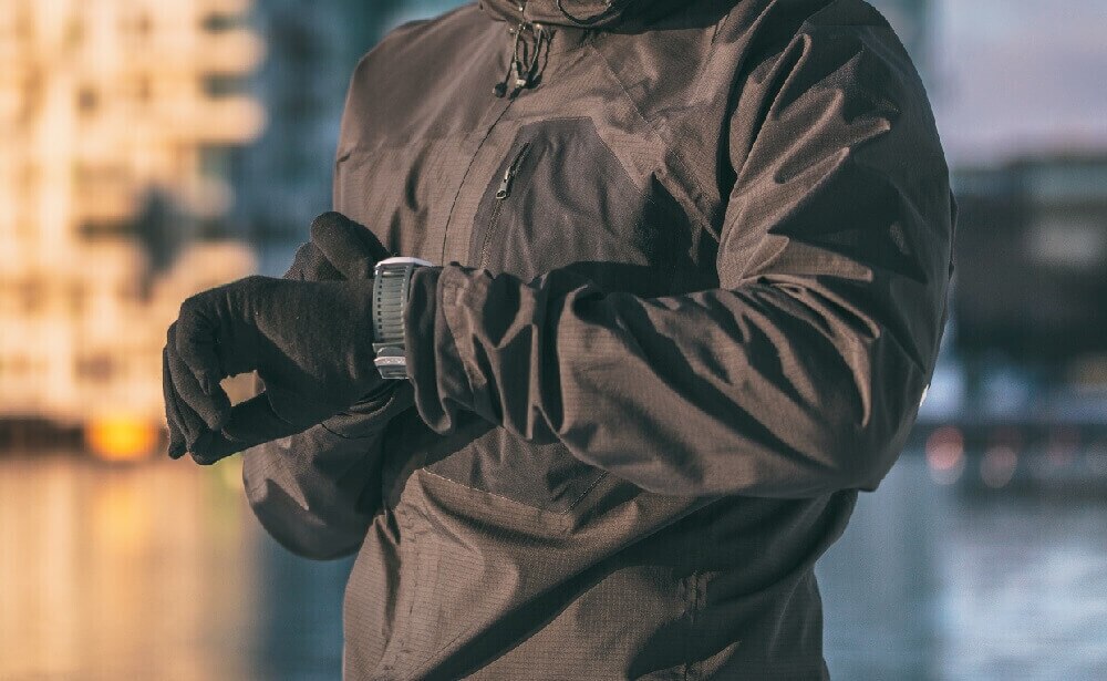 寒い季節は防寒グッズが便利！テレワークや通勤通学にも使えるアイテムを紹介