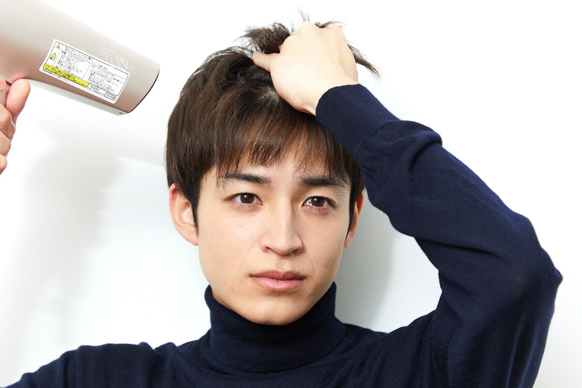 【ヘアメイク監修】メンズ向け！ヘアスタイルを作るドライヤーの使い方