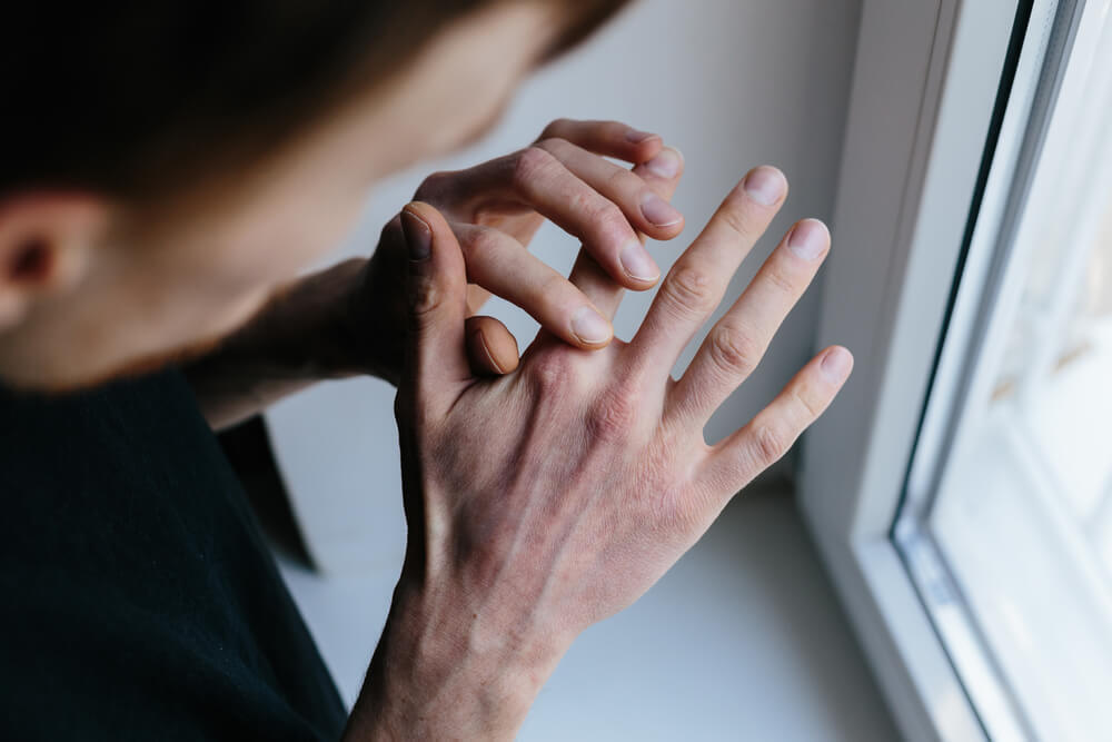 冬の乾燥による男性の肌荒れ＆かゆみ対策！悪化を防ぐ方法、おすすめアイテムも