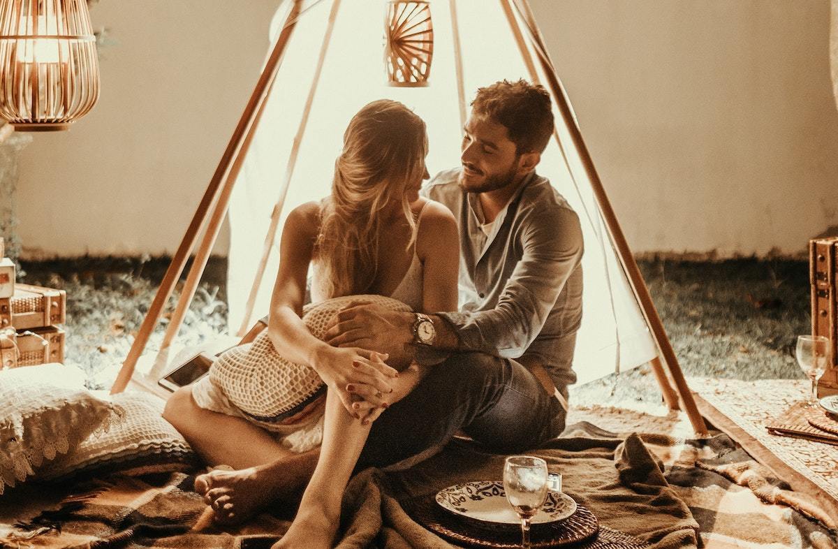 これは脈あり？「気があるのかも」と期待できる女性の言動とは