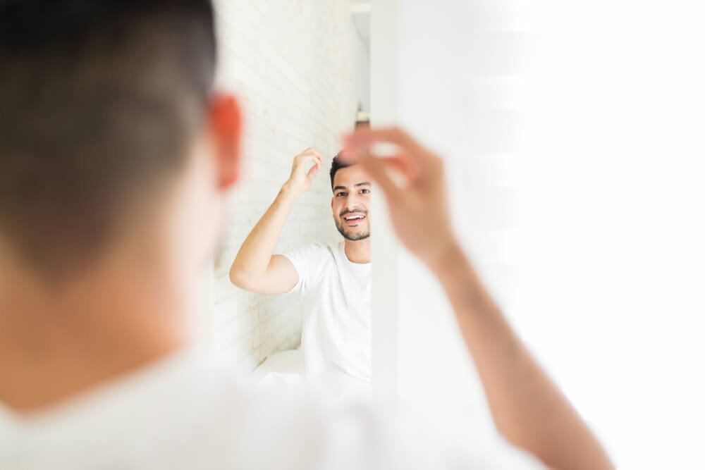 まずは特徴を理解して！クセ毛男子がおしゃれになれる髪型とは？